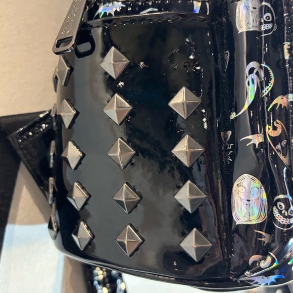 LOUNGEFLY DISNEY The Nightmare before Christmas Black Holographic Mini Backpack - Picture 5 of 12